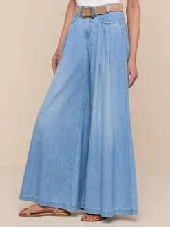 Dariela Wide-Leg Jean