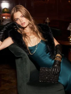 Victoire Crystal Clutch